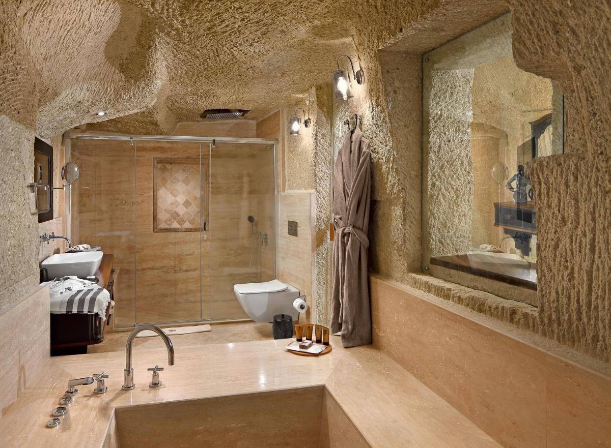 Seraphim Cave Suites & SPA