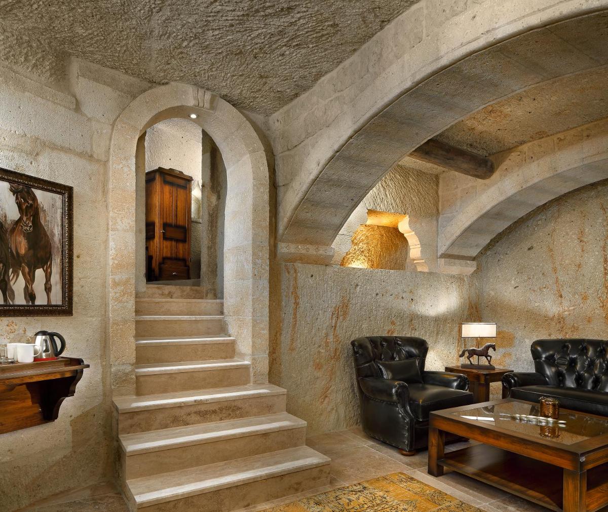 Seraphim Cave Suites & SPA