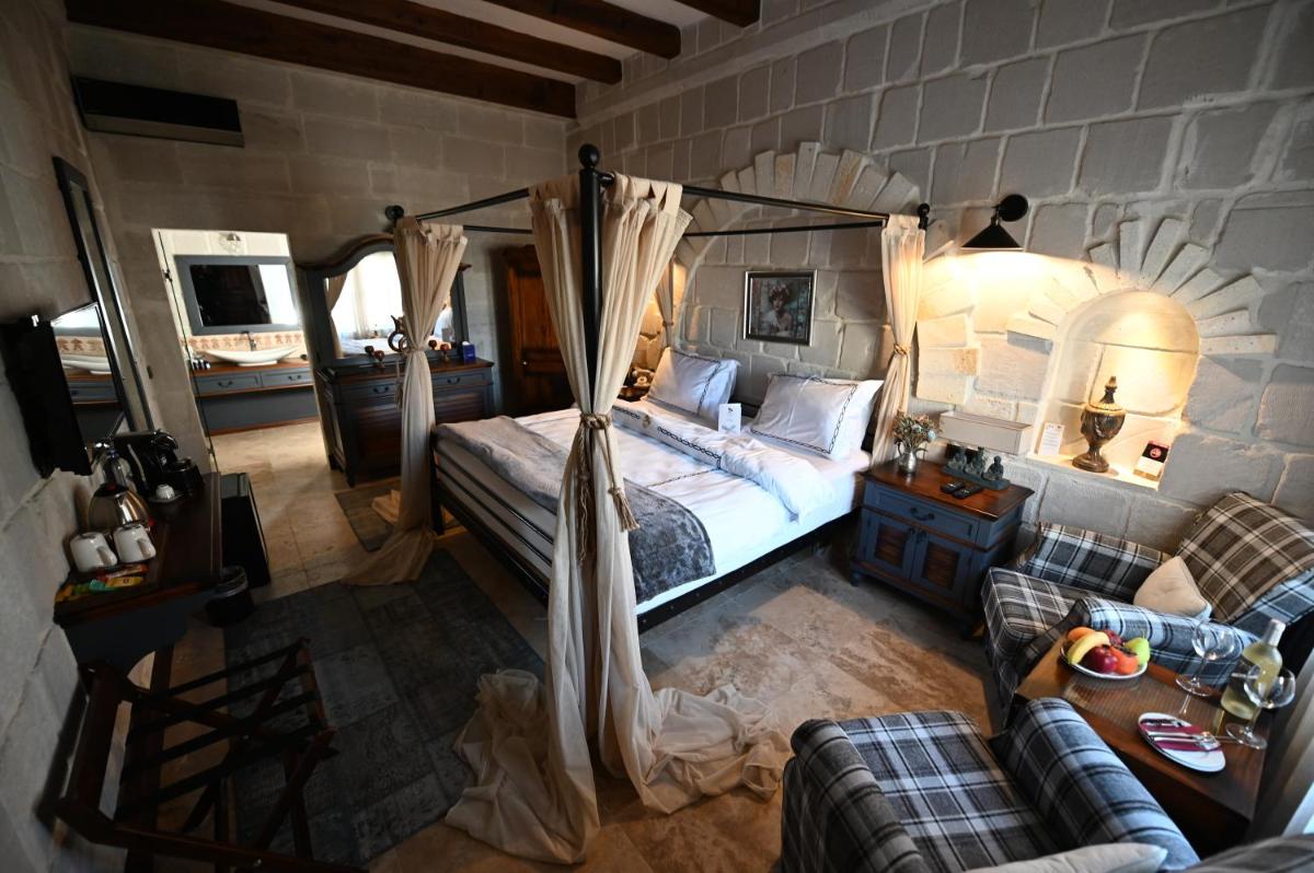 Seraphim Cave Suites & SPA