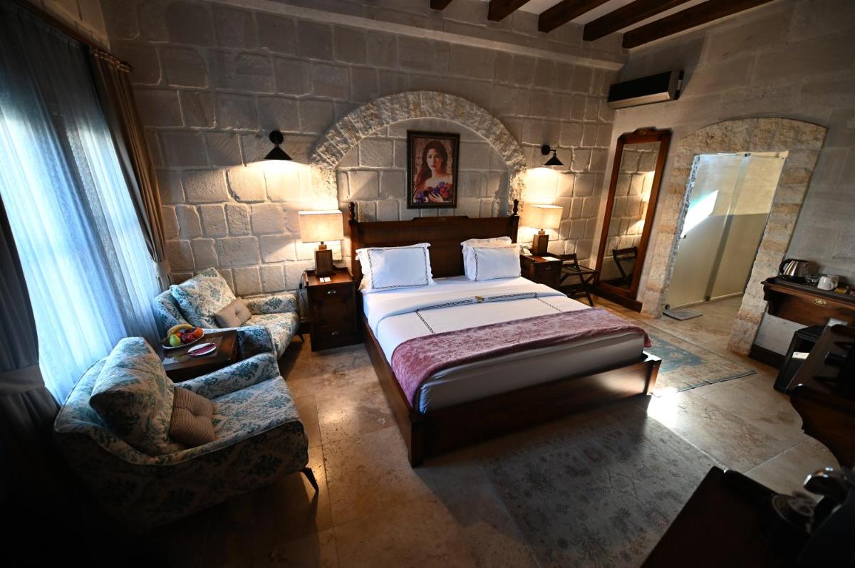 Seraphim Cave Suites & SPA