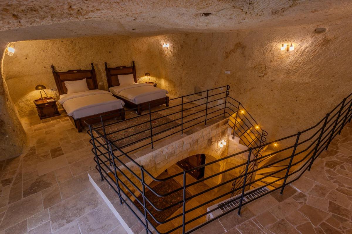 Seraphim Cave Suites & SPA