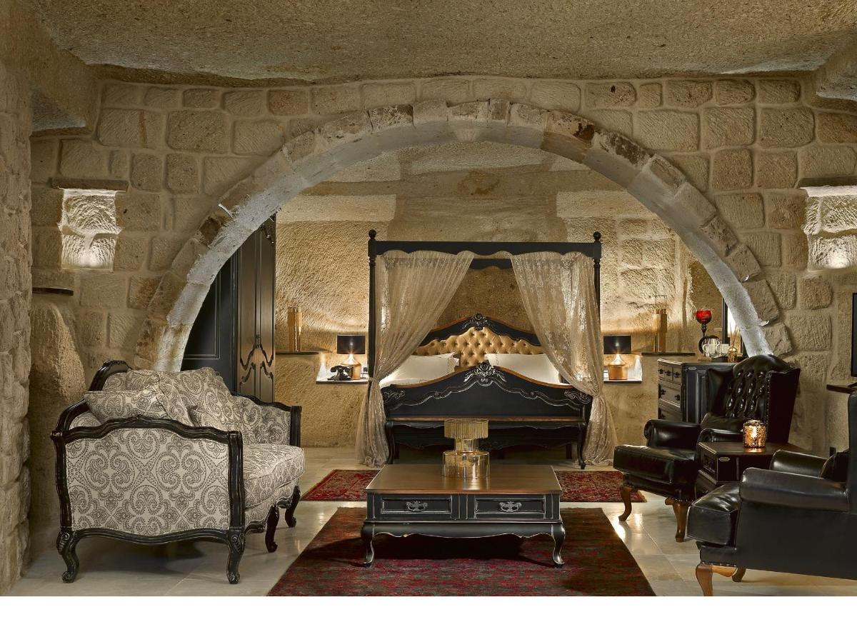 Seraphim Cave Suites & SPA
