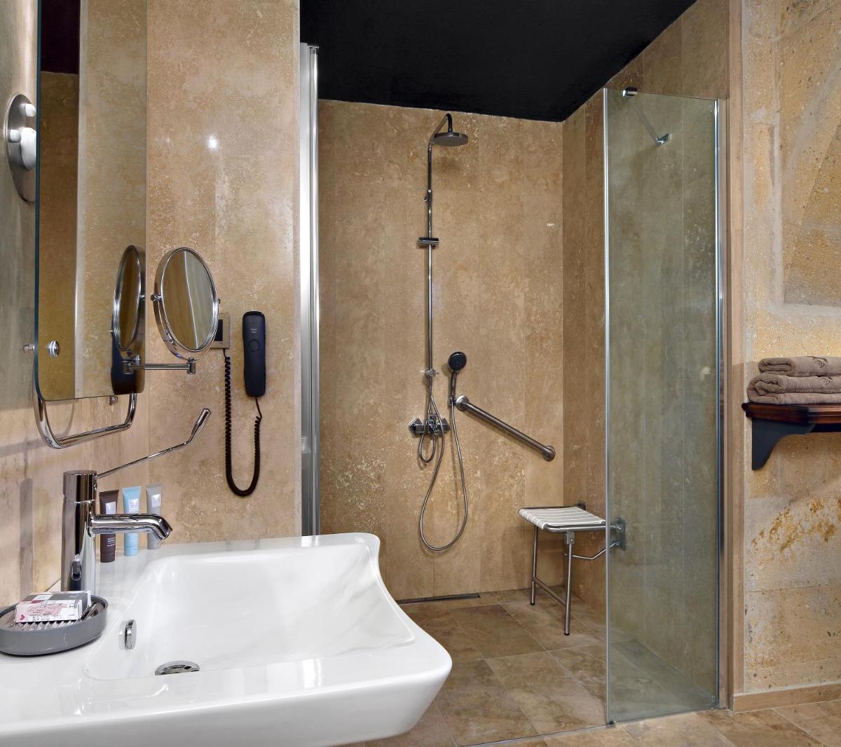 Seraphim Cave Suites & SPA