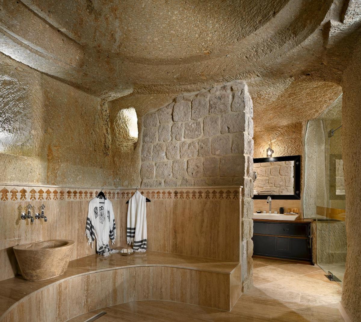 Seraphim Cave Suites & SPA