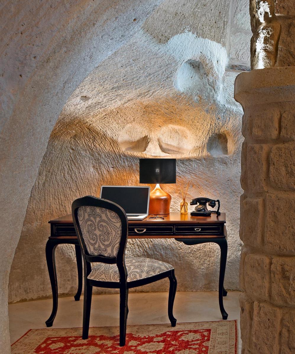 Seraphim Cave Suites & SPA