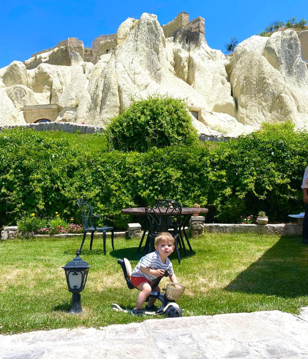 Seraphim Cave Suites & SPA