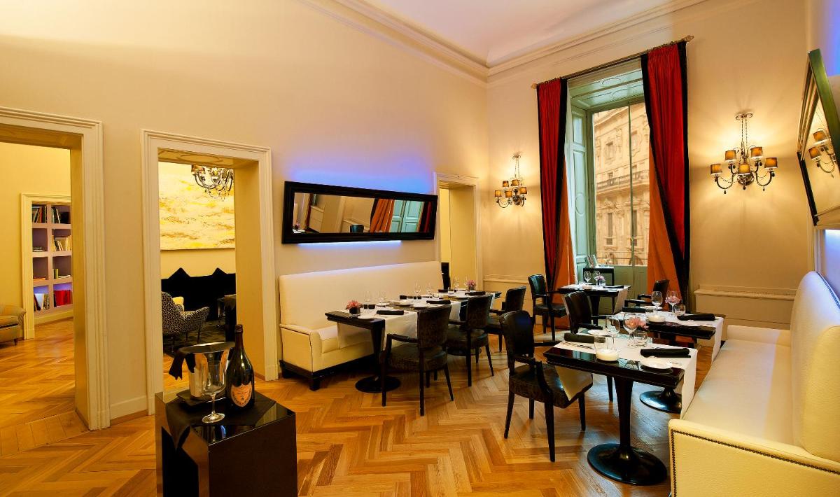 Seven Stars Galleria