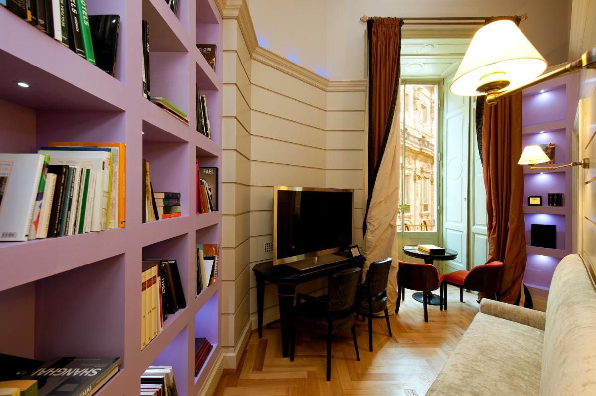 Seven Stars Galleria