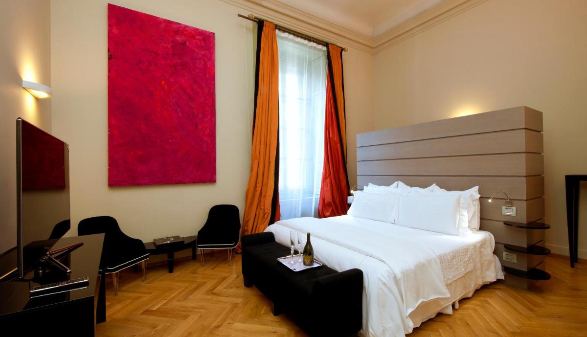 Seven Stars Galleria