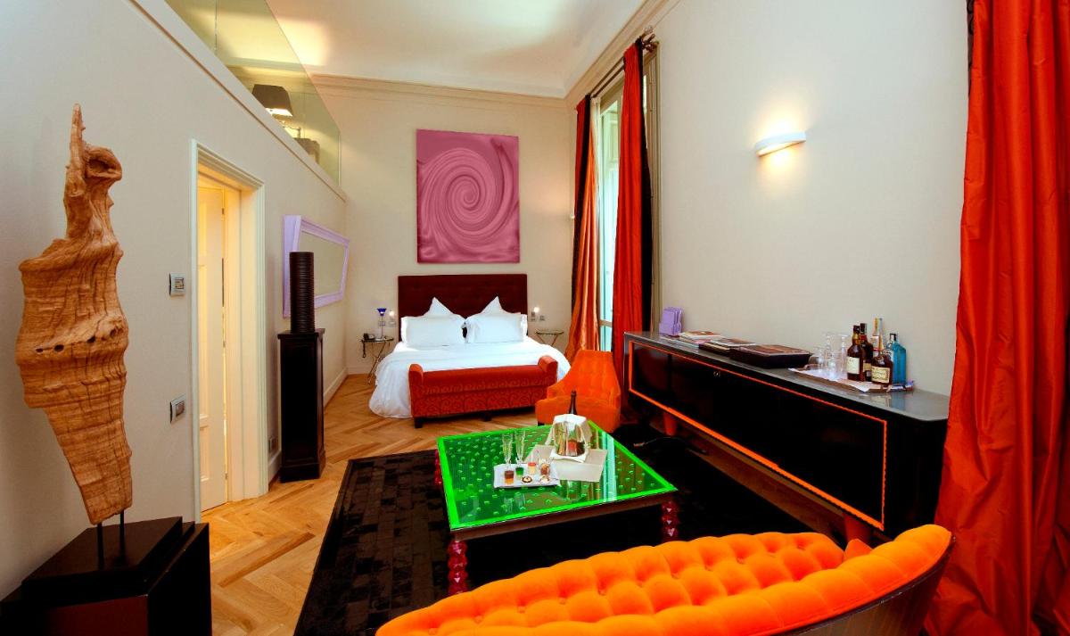 Seven Stars Galleria