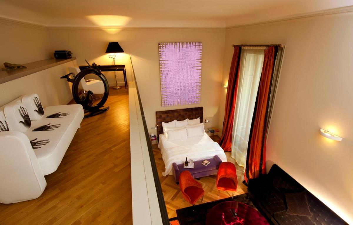 Seven Stars Galleria