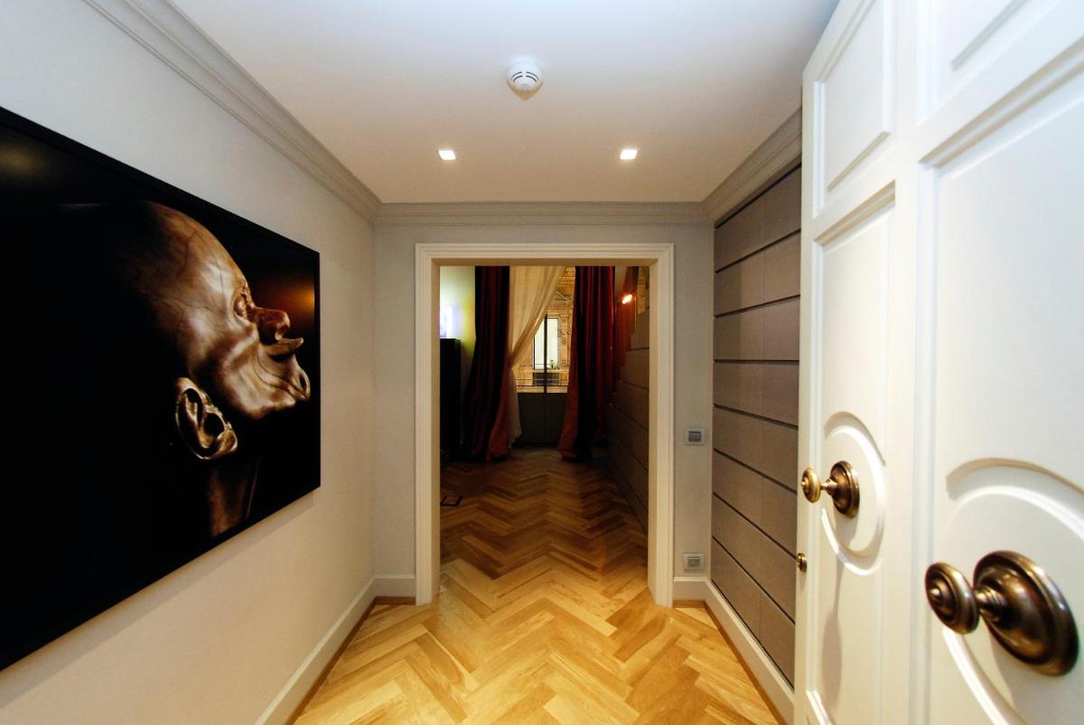 Seven Stars Galleria