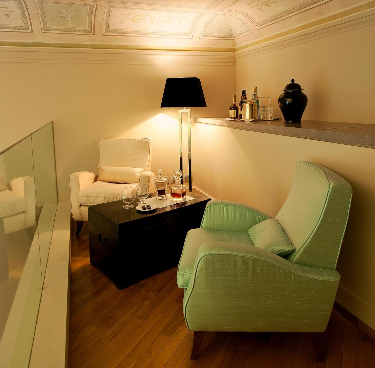 Seven Stars Galleria