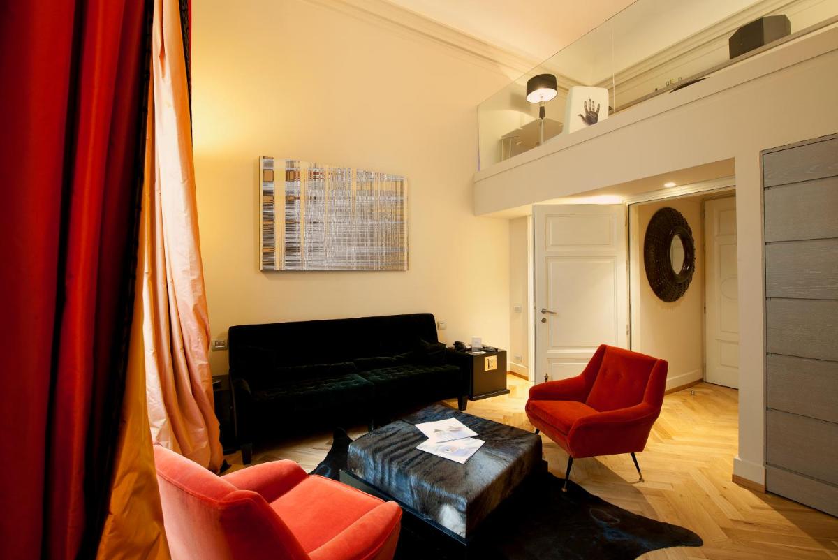 Seven Stars Galleria