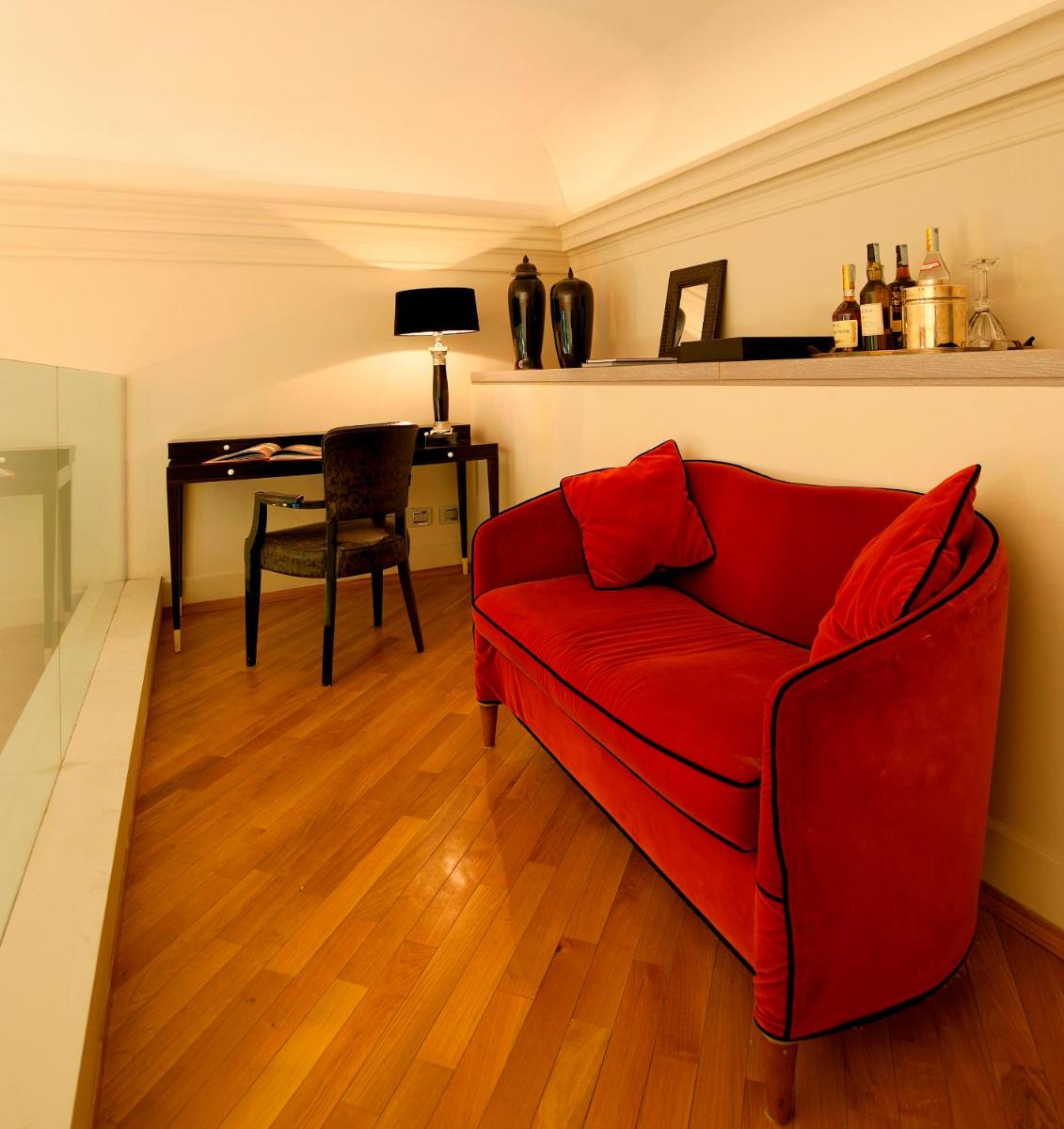 Seven Stars Galleria