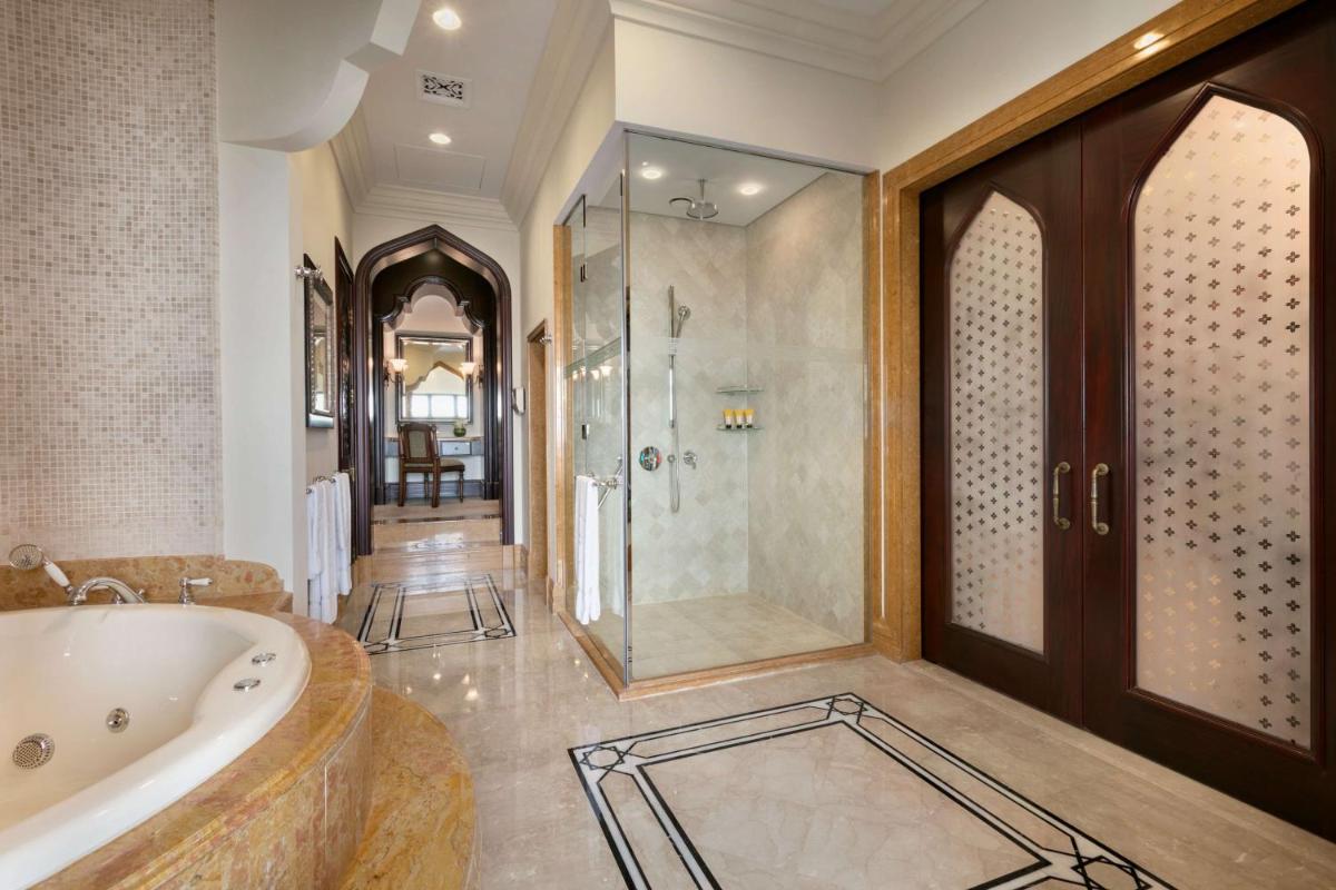 Shangri-La Qaryat Al Beri, Abu Dhabi