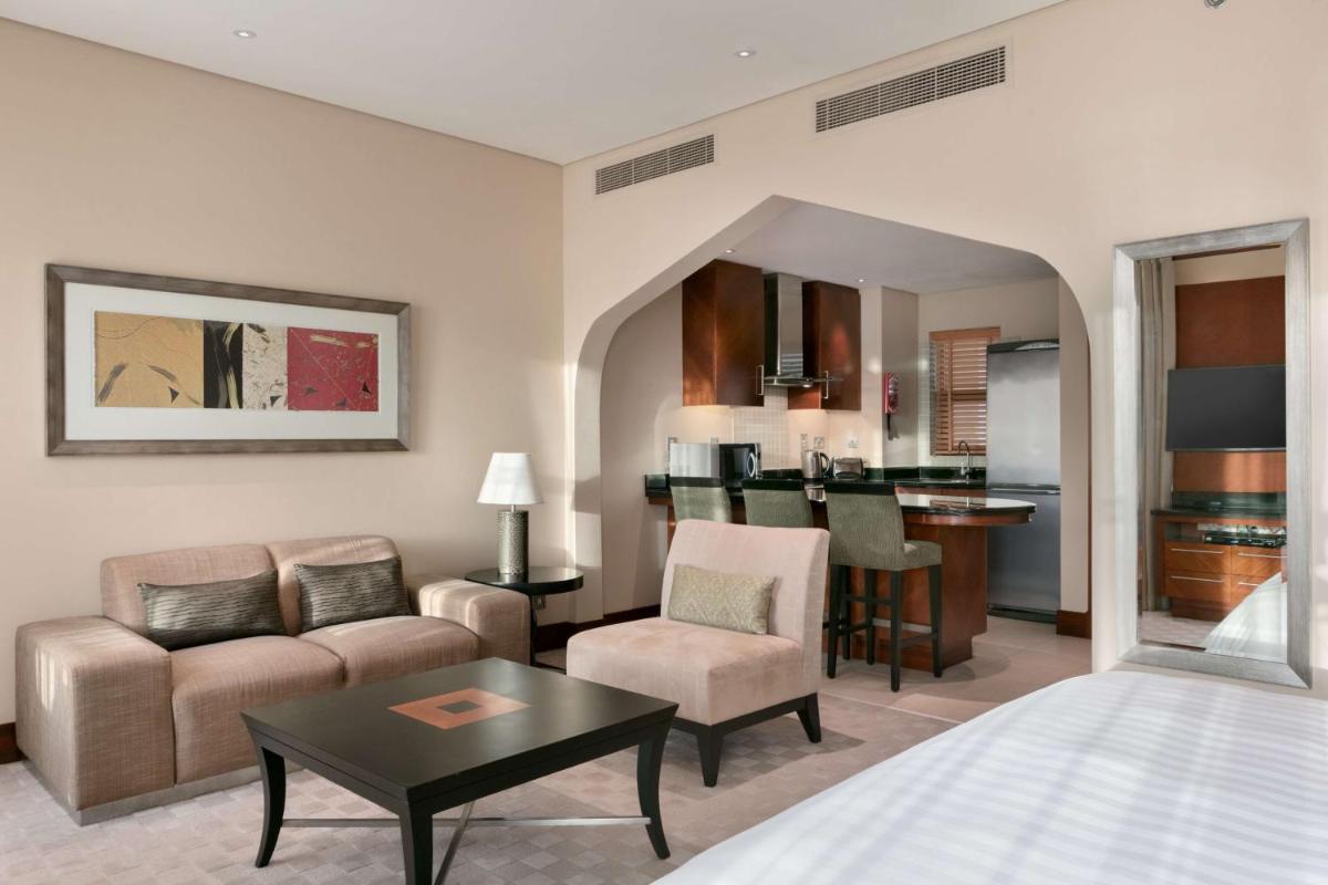 Shangri-La Qaryat Al Beri, Abu Dhabi