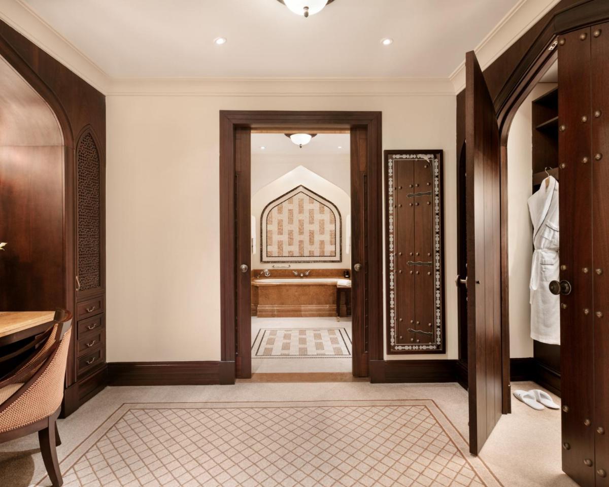 Shangri-La Qaryat Al Beri, Abu Dhabi