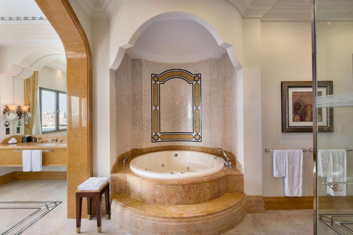 Shangri-La Qaryat Al Beri, Abu Dhabi