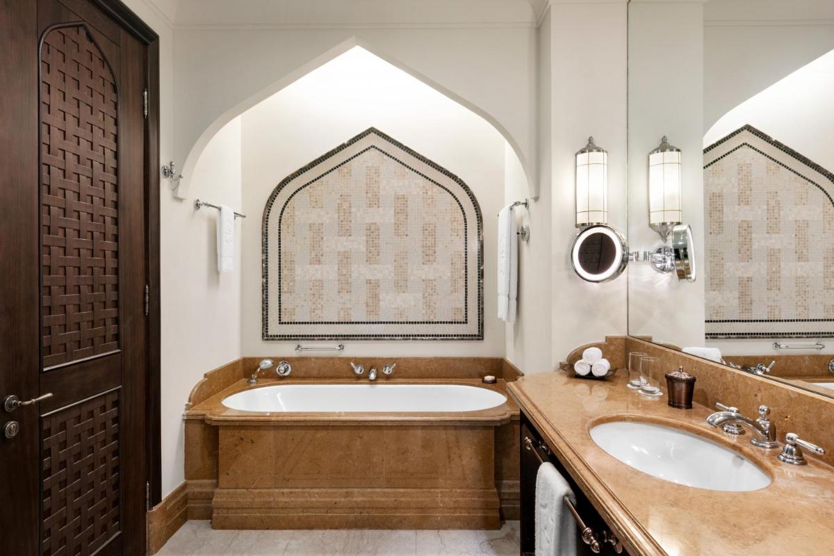 Shangri-La Qaryat Al Beri, Abu Dhabi