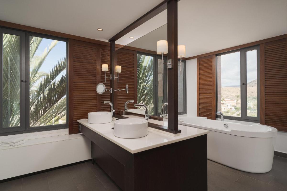 Salobre Hotel Resort & Serenity