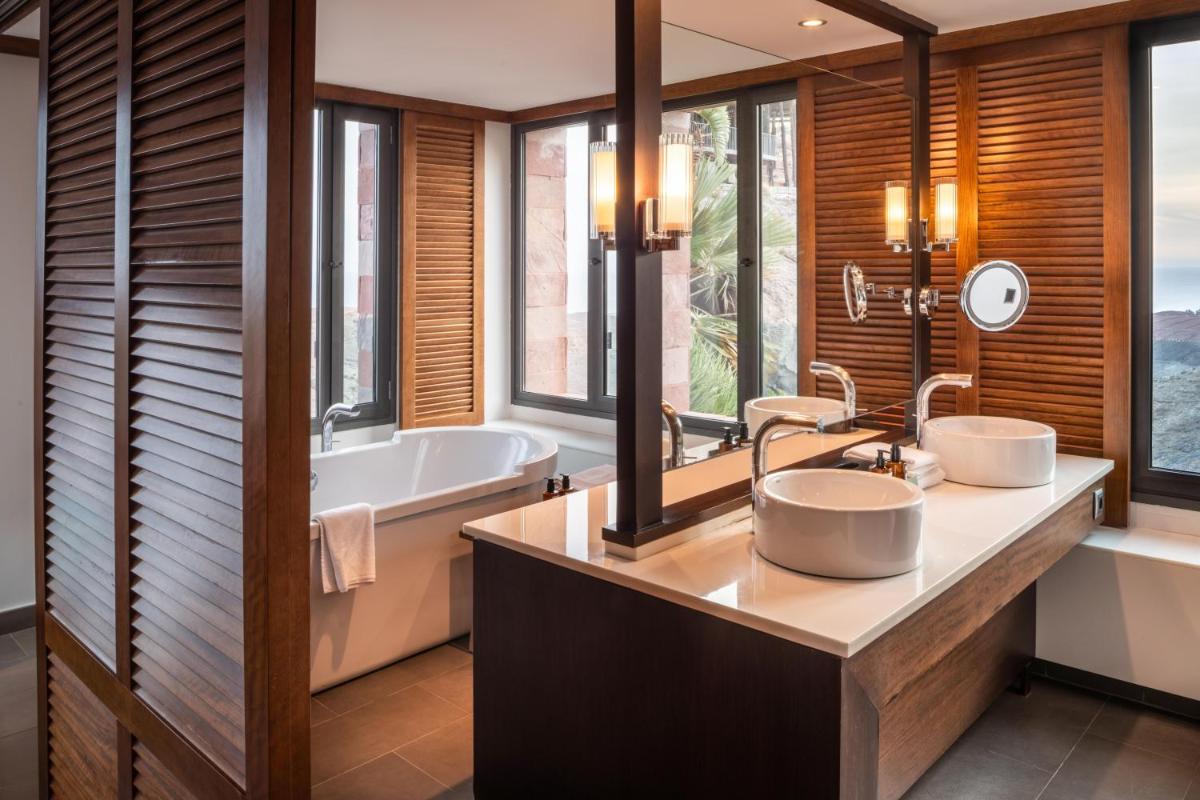 Salobre Hotel Resort & Serenity