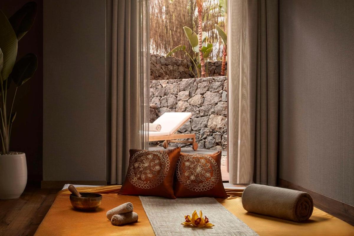 Tivoli La Caleta Resort