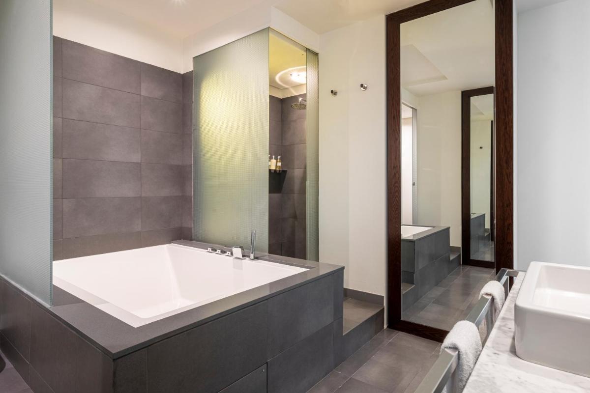 Sixtytwo Hotel