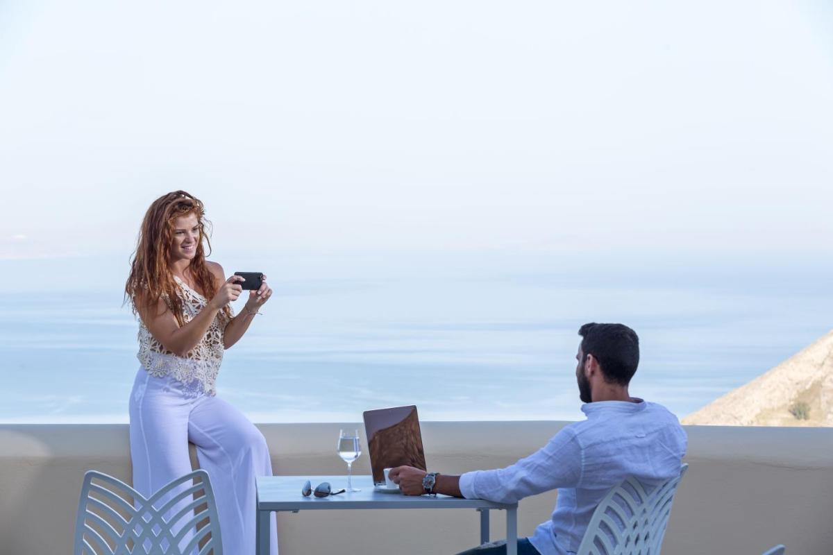 Skyfall Suites - Adults Only