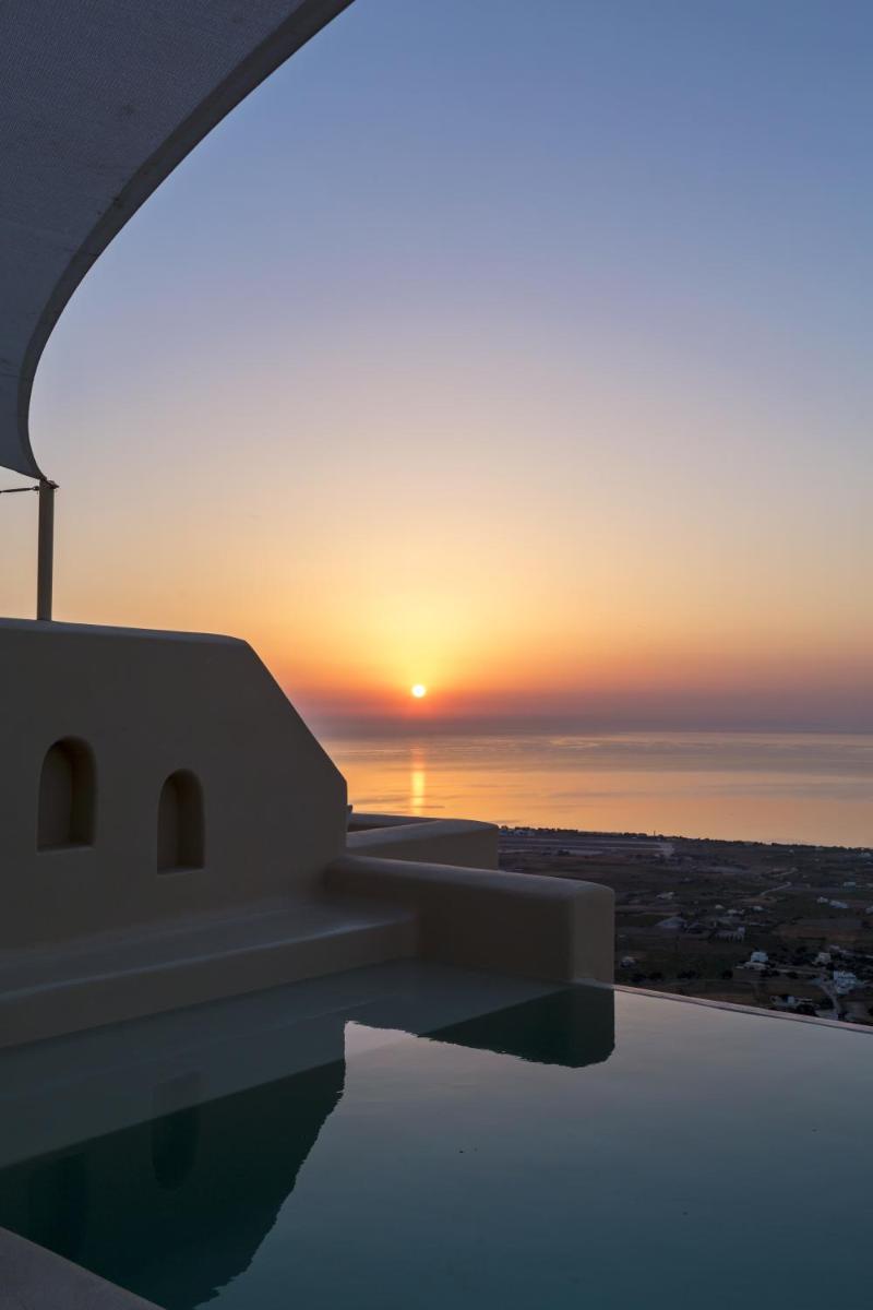 Skyfall Suites - Adults Only