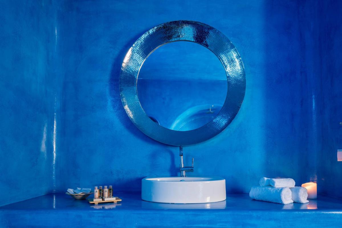 Skyfall Suites - Adults Only