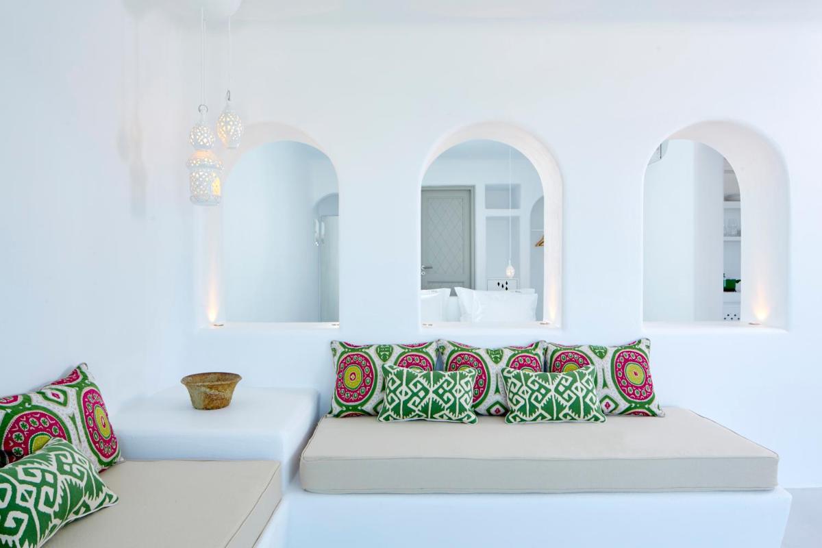 Skyfall Suites - Adults Only