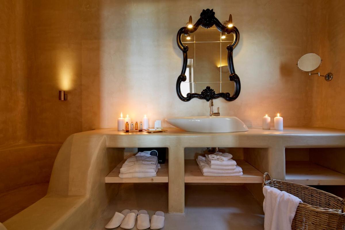 Skyfall Suites - Adults Only