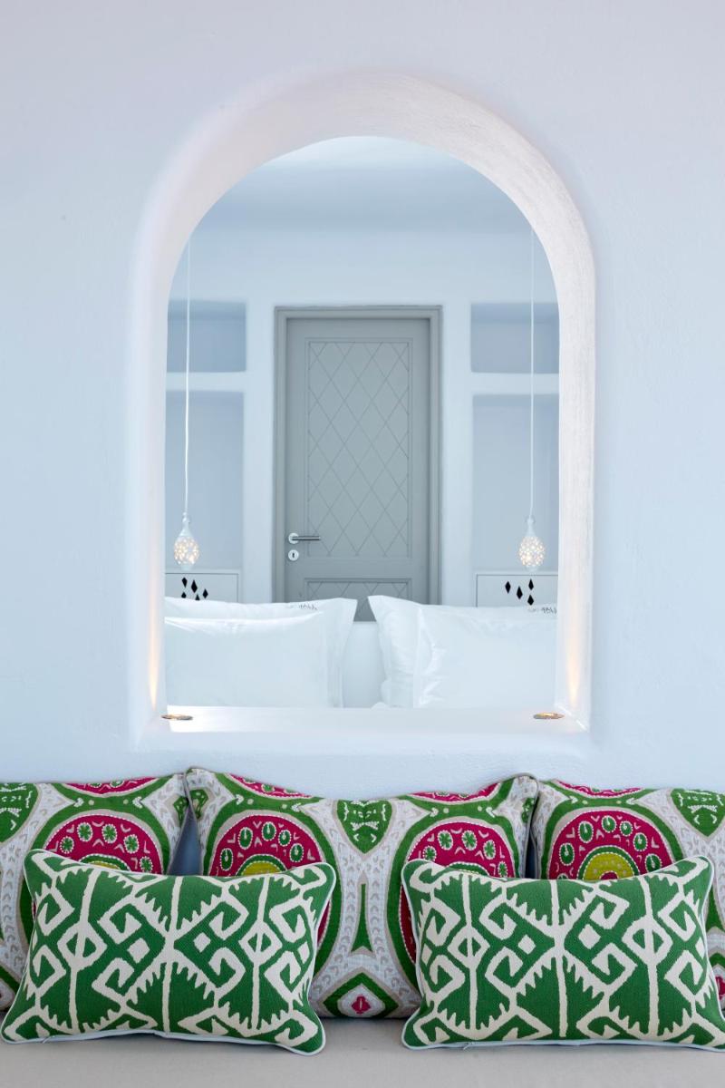 Skyfall Suites - Adults Only