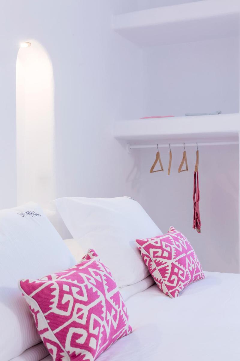 Skyfall Suites - Adults Only