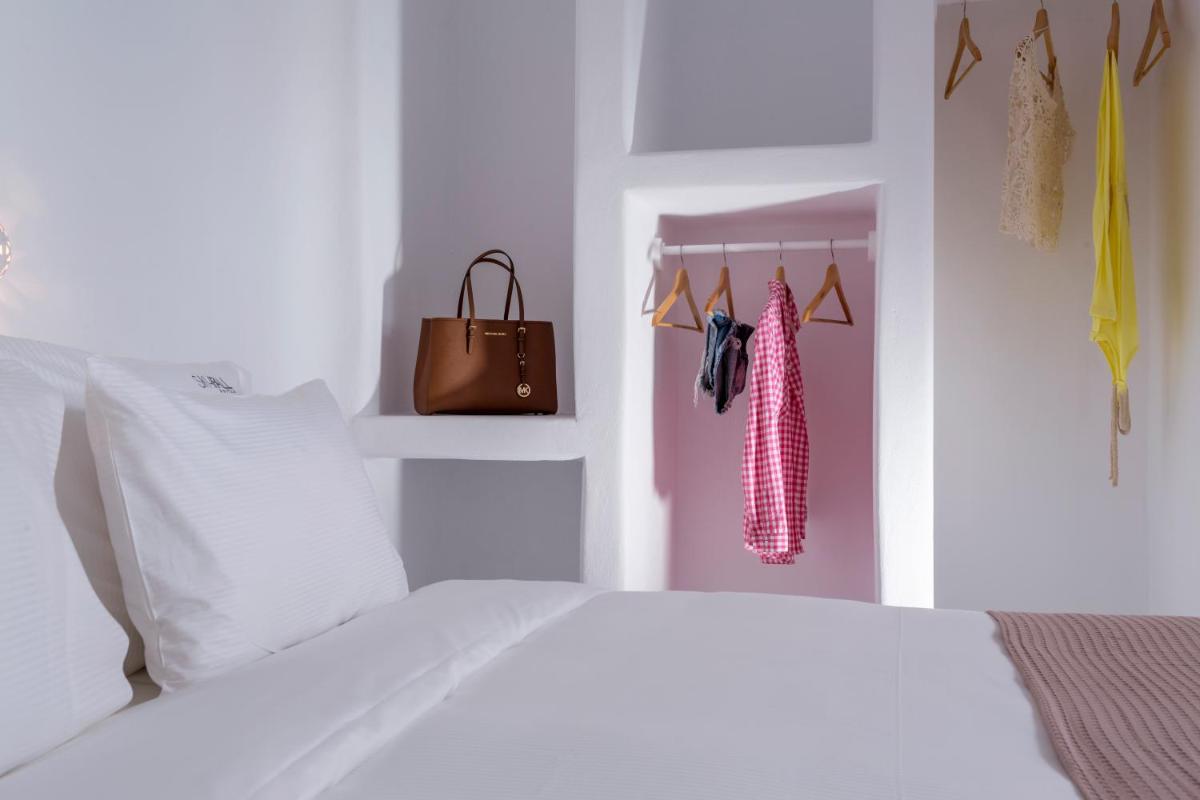 Skyfall Suites - Adults Only