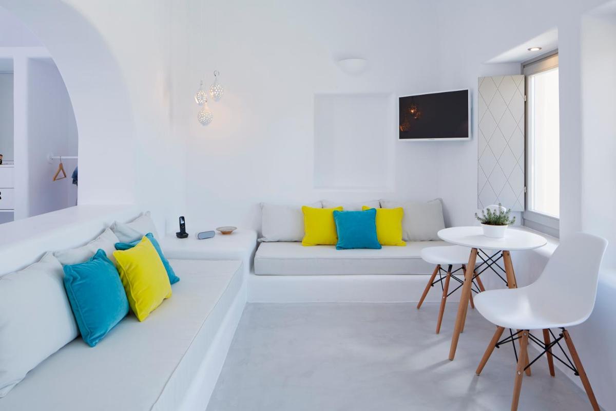 Skyfall Suites - Adults Only