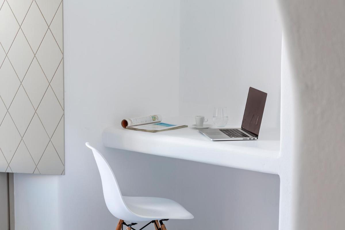 Skyfall Suites - Adults Only