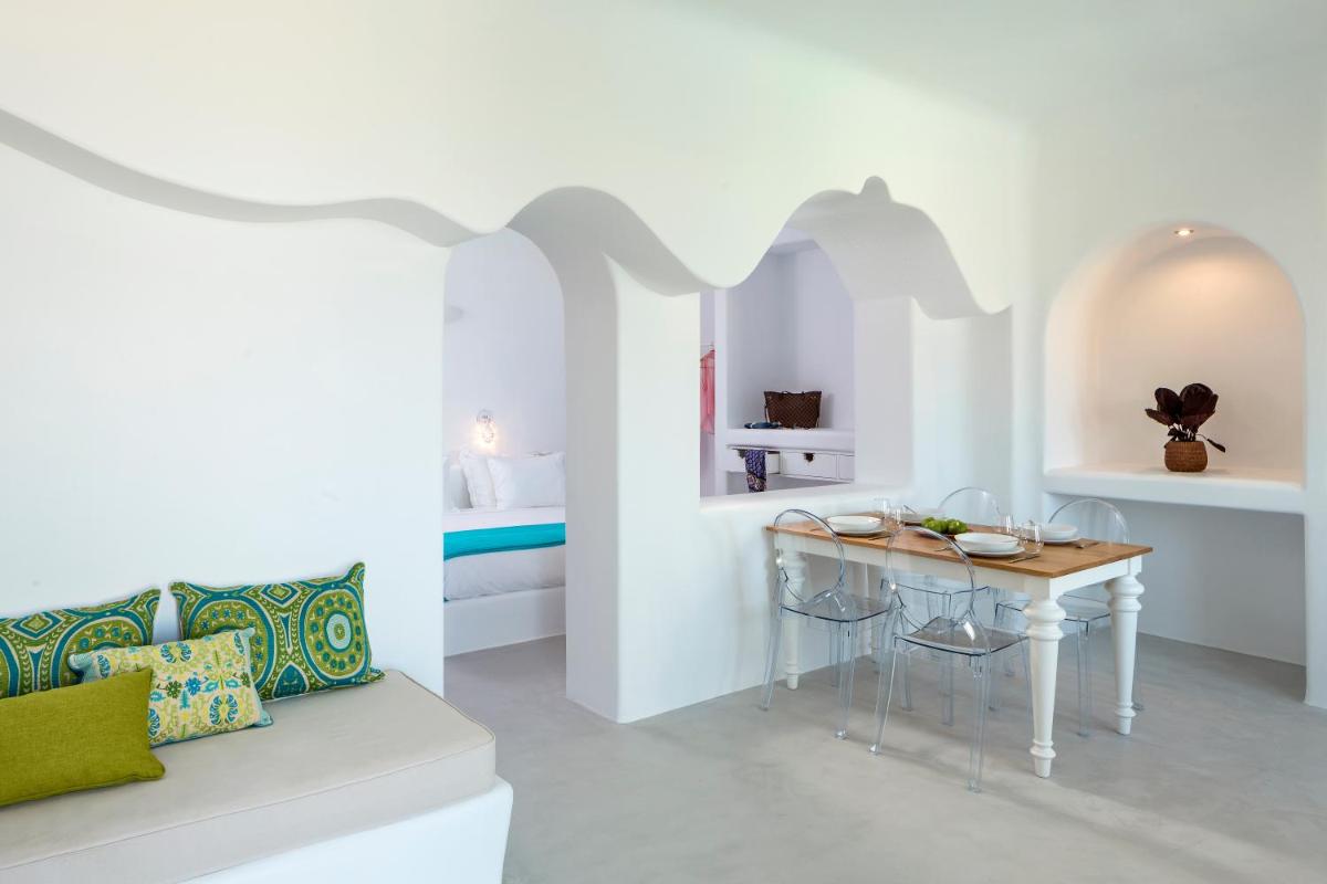 Skyfall Suites - Adults Only