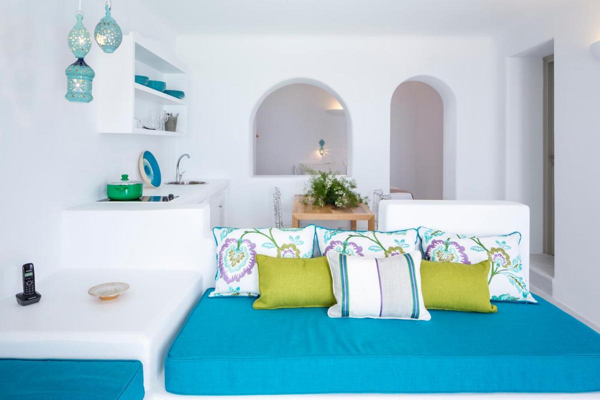 Skyfall Suites - Adults Only