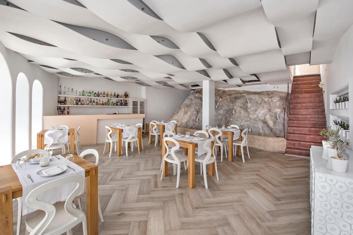 Skyfall Suites - Adults Only