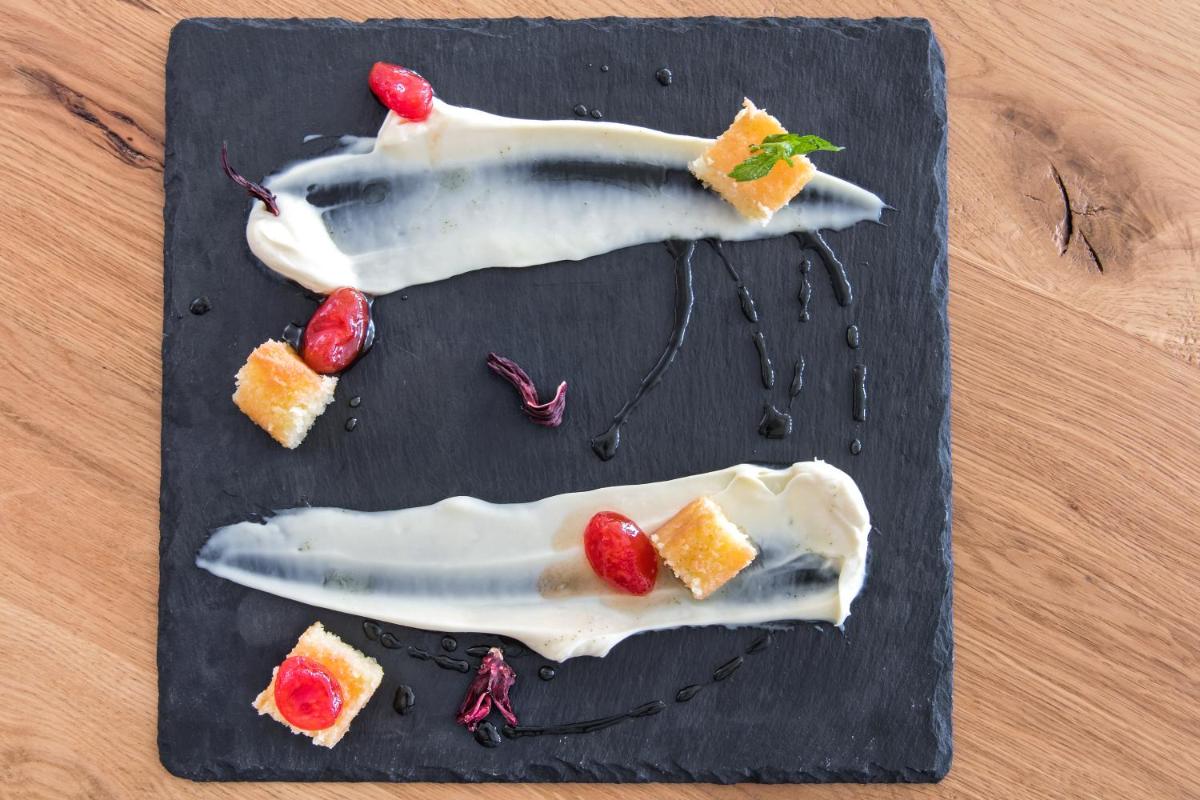 Skyfall Suites - Adults Only