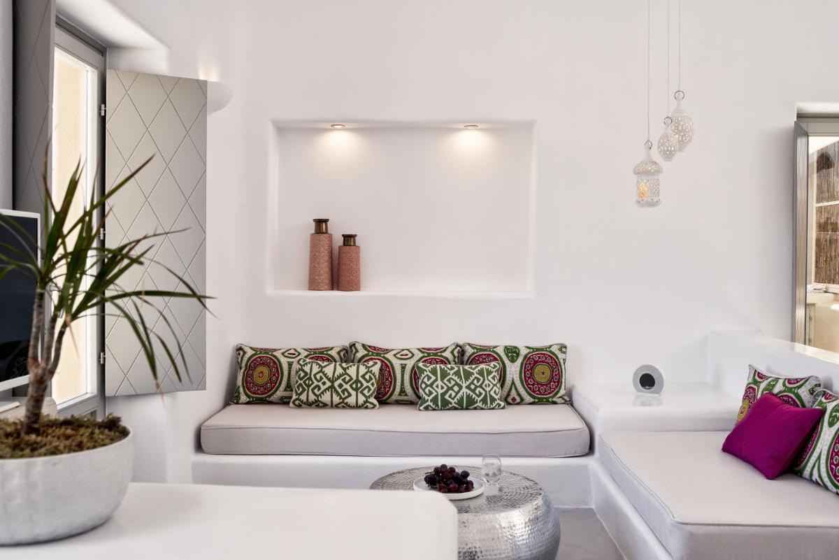 Skyfall Suites - Adults Only