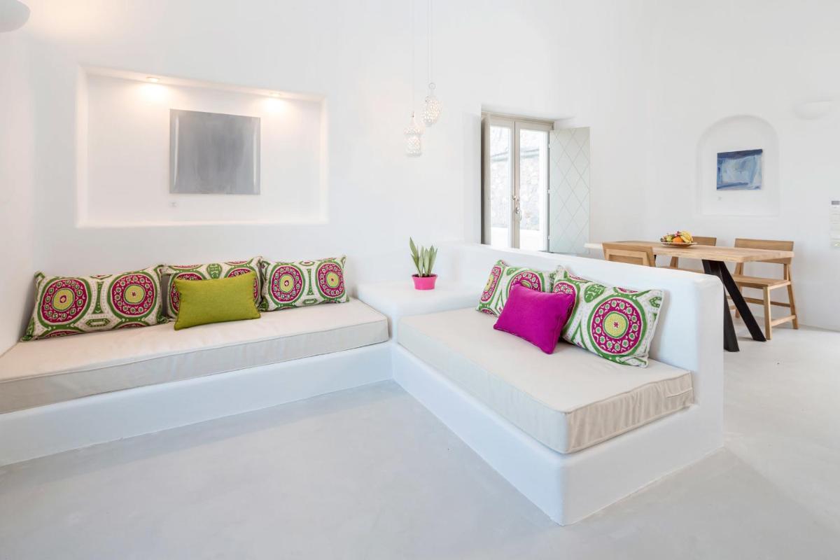 Skyfall Suites - Adults Only