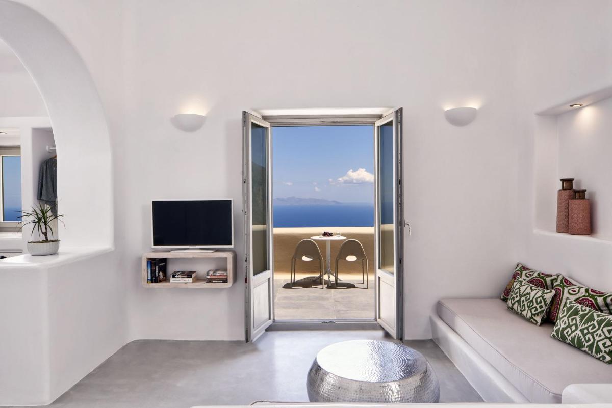 Skyfall Suites - Adults Only