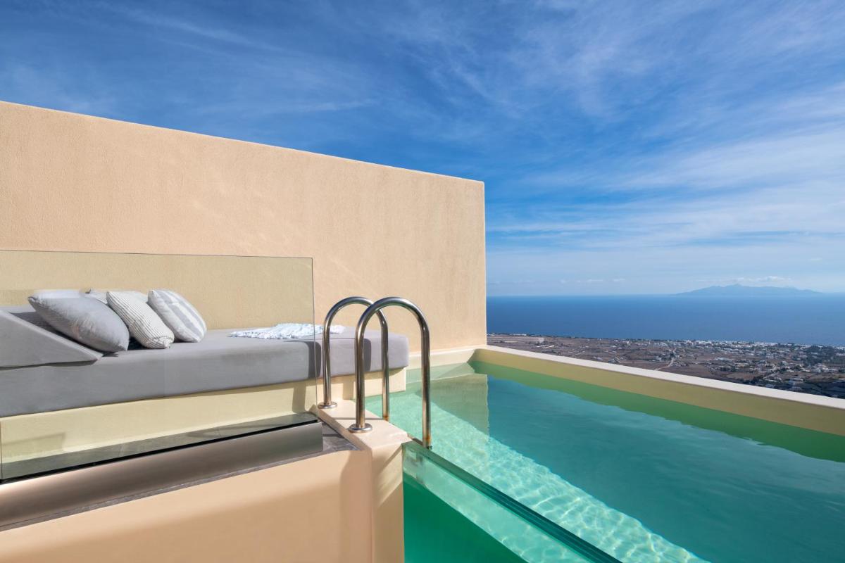 Skyfall Suites - Adults Only