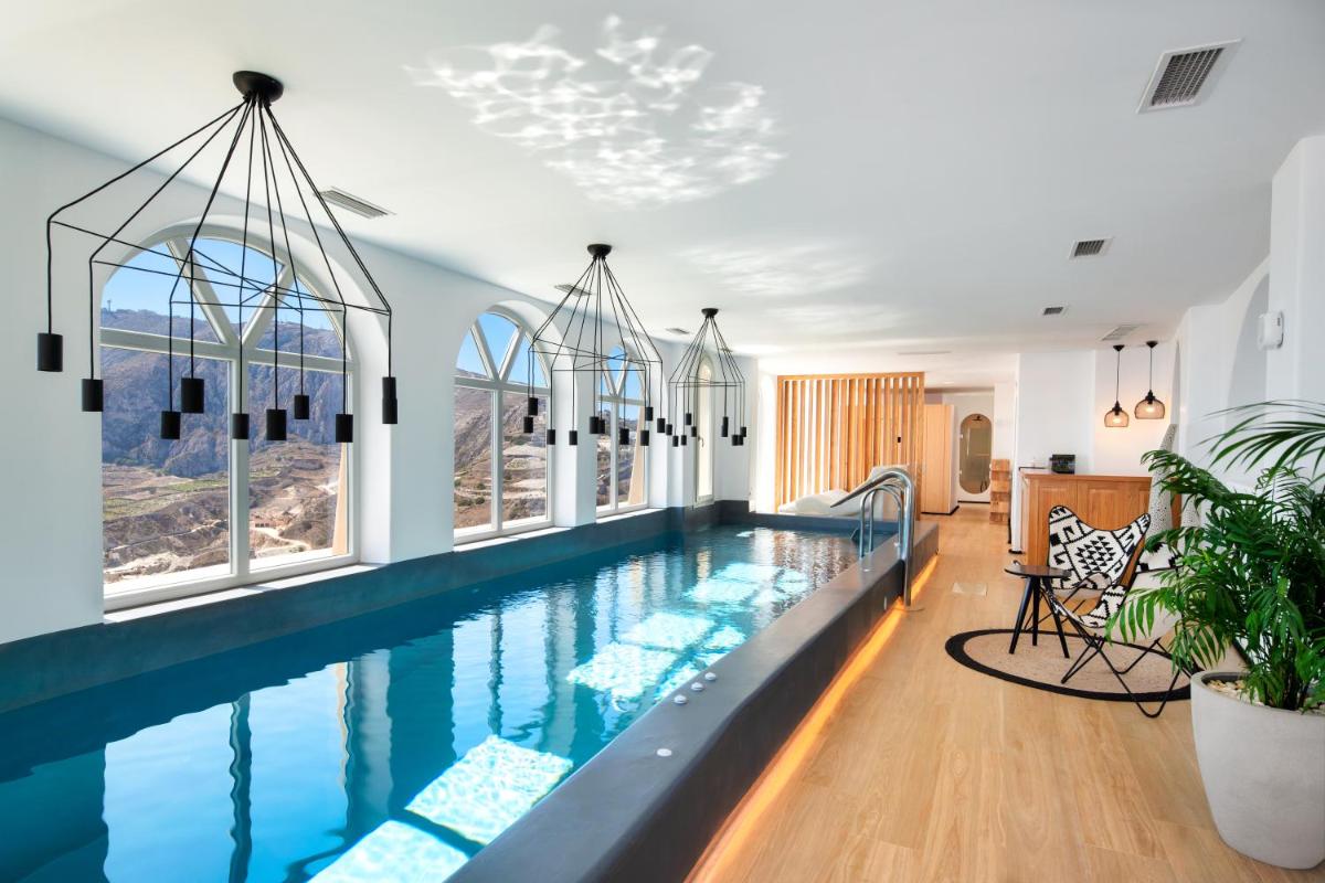 Skyfall Suites - Adults Only