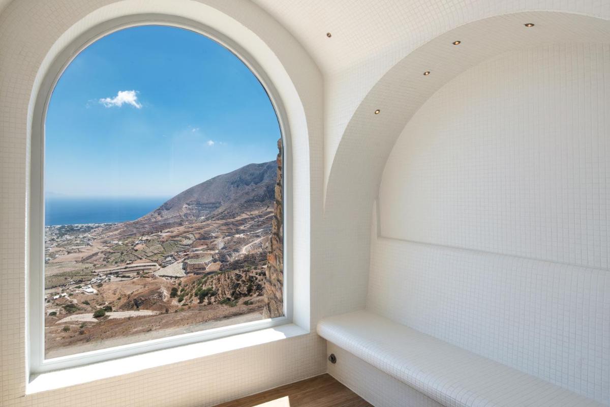 Skyfall Suites - Adults Only