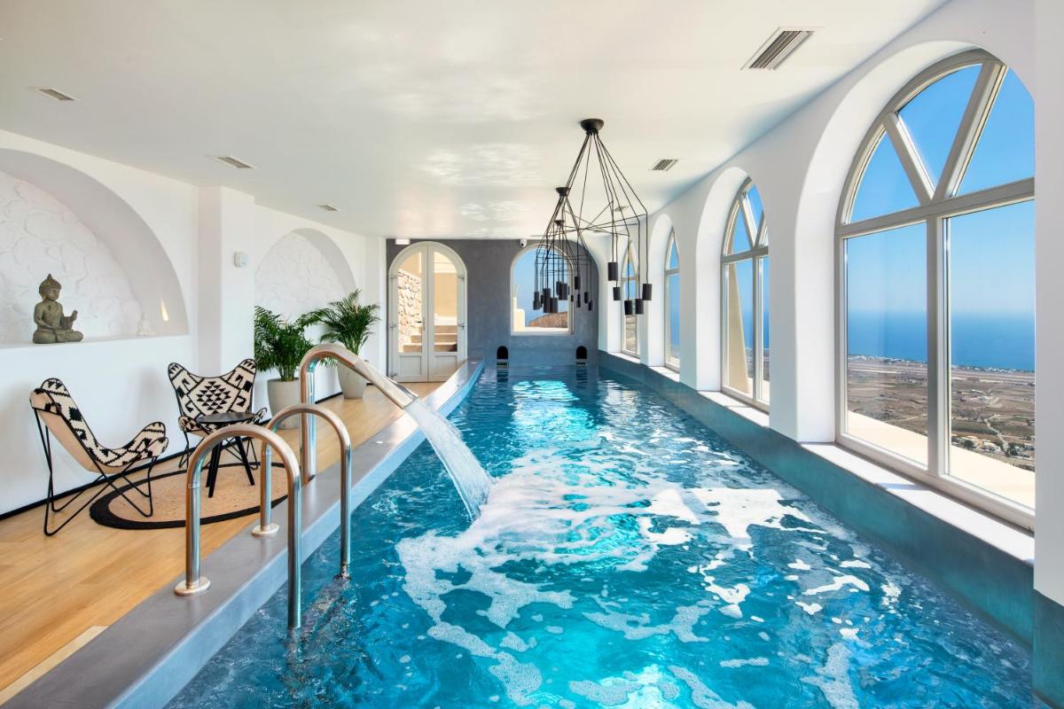 Skyfall Suites - Adults Only