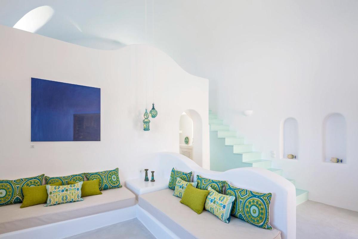Skyfall Suites - Adults Only